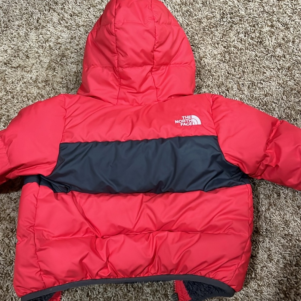 North Face Puffer Jacket - Picture 7 of 7
